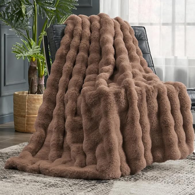 Cozy Bliss Faux Fur Throw Blanket for Couch, Fuzzy Soft Plush Thick Bubble Blanket for Sofa Bedroom Living Room, 50 * 60 Inches Light Brown