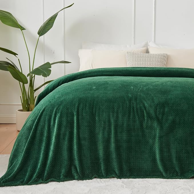NEWCOSPLAY Fleece Leaves Pattern Queen Blanket, Dark Green, 90"x90" | Super Soft Throw Blanket, Lightweight Cozy Bed Sofa Blanket, Premium Silky Flannel Fleece, Travel Blanket for All Season Use