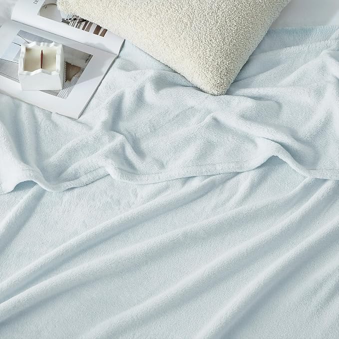 Hansleep Throw XL Ice Blue Fleece Blanket, Soft Flannel Bed Blanket | Fuzzy Cozy Blanket 50x70 Inches, Multi-use for Bed, Sofa, Couch, Travel, Camping, All Season Warm Lightweight Cover