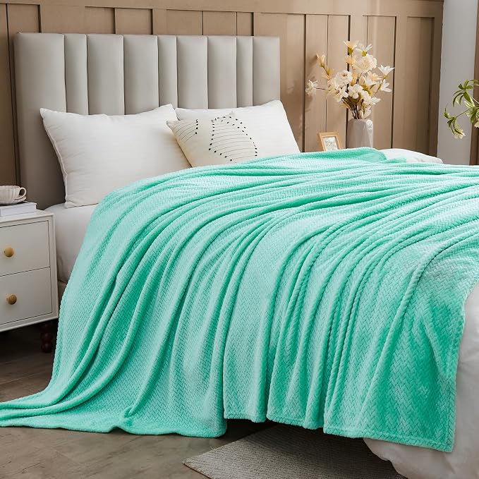 NEWCOSPLAY Fleece Leaves Pattern Throw Blanket, Aqua, 50"x60" | Super Soft Throw Blanket, Lightweight Cozy Bed Sofa Blanket, Premium Silky Flannel Fleece, Travel Blanket for All Season Use