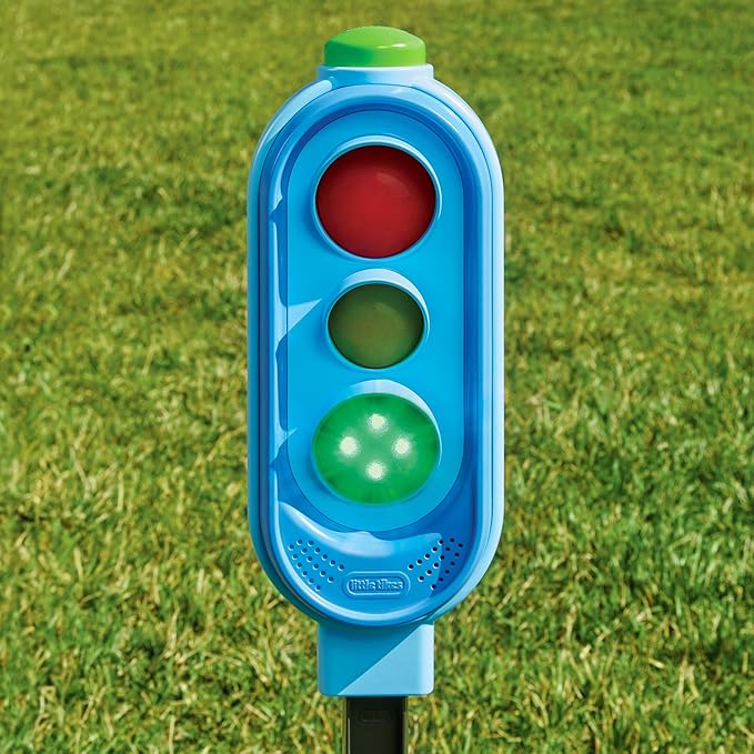 Little Tikes Red Light Green Light, Active Play Sports Toys, for Boys and Girls Ages 3+ Years