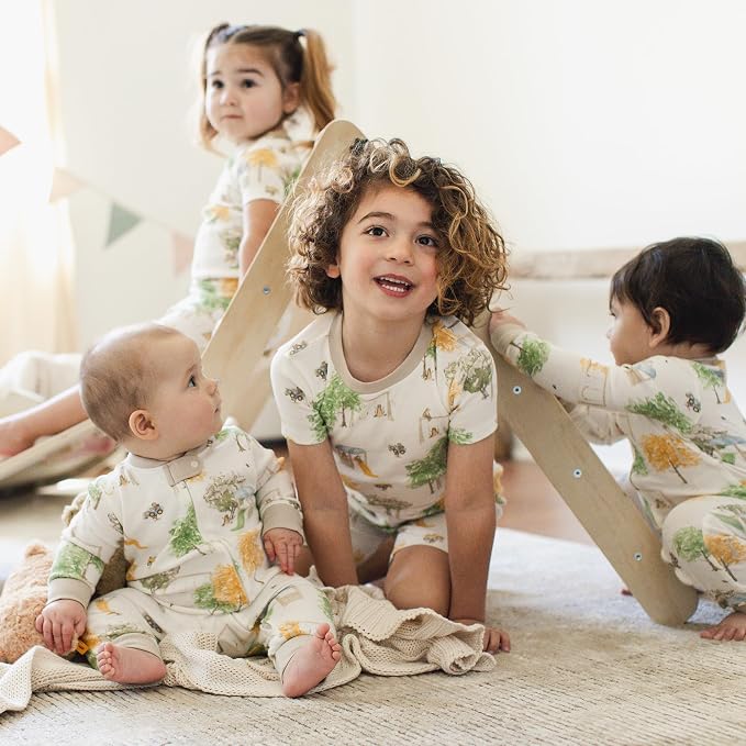 Burt's Bees Baby Unisex Pajamas, Short Sleeve Tee and Shorts 2-Piece PJ Set, 100% Organic Cotton