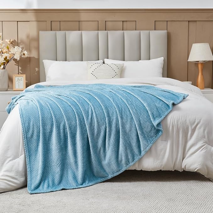 NEWCOSPLAY Fleece Leaves Pattern Queen Blanket, Light Blue, 90"x90" | Super Soft Throw Blanket, Lightweight Cozy Bed Sofa Blanket, Premium Silky Flannel Fleece, Travel Blanket for All Season Use