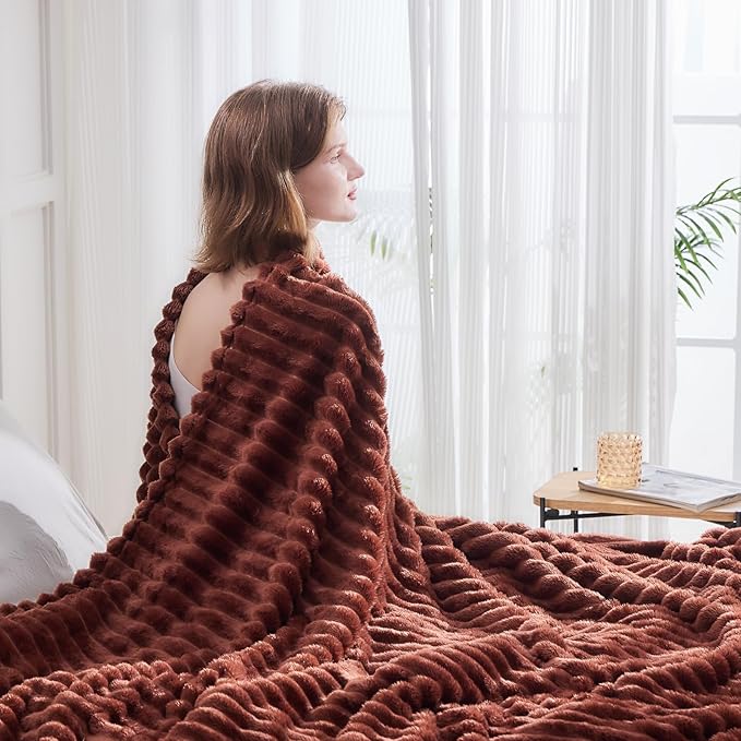 NEWCOSPLAY Super Soft Twin Blanket Coffee Premium Silky Flannel Fleece 3D Ribbed Jacquard Lightweight Bed Blanket All Season Use (Coffee Ribbed, Twin(60"x80"))