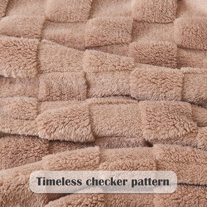 NEWCOSPLAY 3D Checkered Flannel King Blanket, Taupe Checkered, 90"x110" | Super Soft Cute Lightweight Decorative Premium Silky Fleece Blanket for Couch Sofa Bed, Gift for Women Men, All Season Use