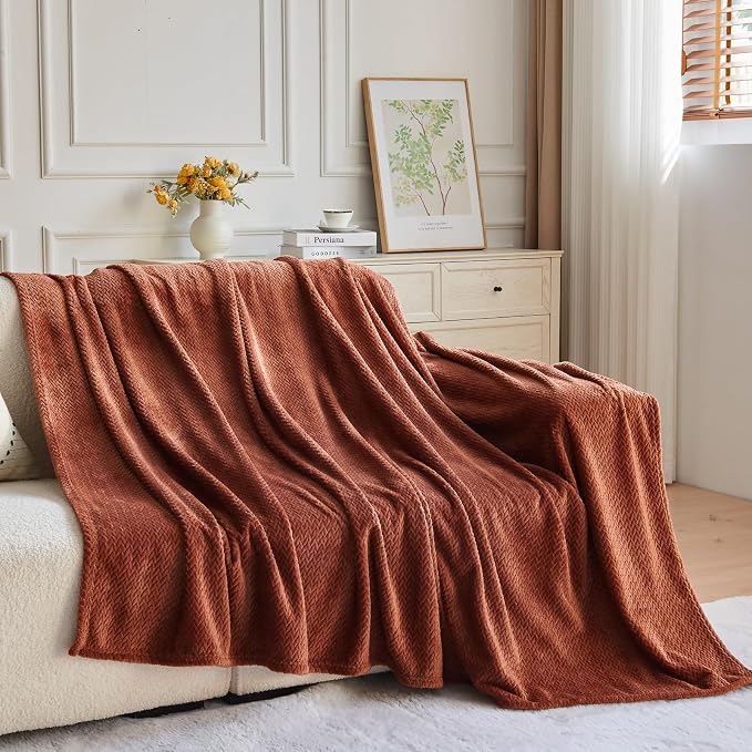 NEWCOSPLAY Fleece Leaves Pattern King Blanket, Coffee, 90"x110" | Super Soft Throw Blanket, Lightweight Cozy Bed Sofa Blanket, Premium Silky Flannel Fleece, Travel Blanket for All Season Use
