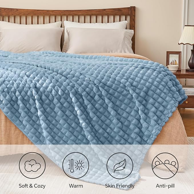 BEDELITE 3D Checked Blue Fleece Twin Throw Blanket for Bed, 60x80 Inch | Soft Warm Fuzzy Fluffy Blanket for Couch Sofa, Lightweight Plush Cozy Throws for Home Room Decor, Gift for Women, All Season
