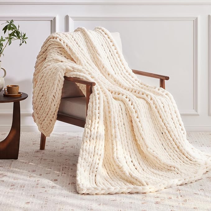 Negwoo Chunky Knit Throw Blanket, Knitted Throw Chenille Yarn, 40"*50" | Soft Thick Cable Knitted Blankets, Handmade Big Thick Blanket, Machine Washable Cute Comfy Blanket for Home Decor,Cream White