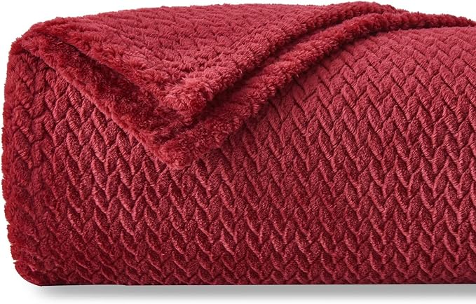 NEWCOSPLAY Fleece Leaves Pattern King Blanket, Red, 90"x110" | Super Soft Throw Blanket, Lightweight Cozy Bed Sofa Blanket, Premium Silky Flannel Fleece, Travel Blanket for All Season Use