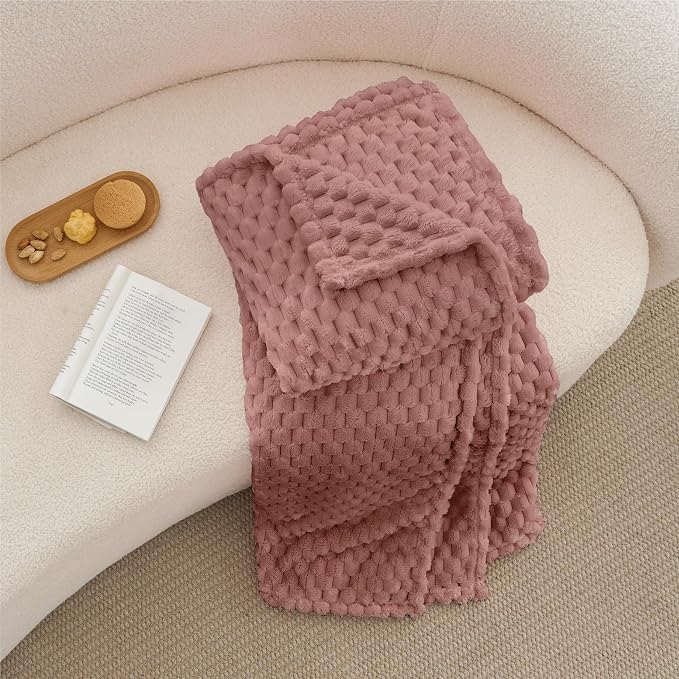 BEDELITE Dusty Pink Twin Blanket for Couch, Soft Cozy Gift for Women, 60*80 | 3D Jacquard Decorative Fleece Blanket, Super Soft Plush Throws, Cute Birthday Gift for Women & Men, Suitable for All Seasons