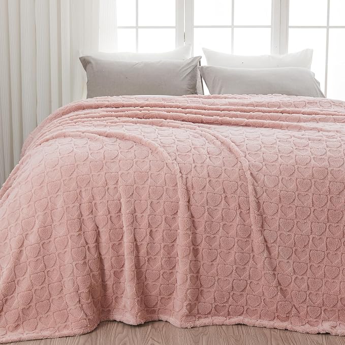 NEWCOSPLAY 3D Heart Checkered Flannel Queen Blanket, Dusty Pink, 90"x90" | Super Soft Cute Lightweight Decorative Premium Silky Fleece Blanket for Couch Sofa Bed, Gift for Women Men, All Season Use
