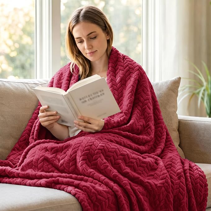 Exclusivo Mezcla Soft Fleece Bed Blanket Twin Size, 60”x80”, Deep Red | Cozy Fluffy Lightweight Blankets for Summer, Decorative Plush Flannel Throws for Living room, Bedroom with Leaves Pattern