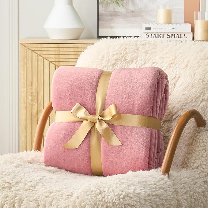Hansleep Full Fuchsia Fleece Blanket, Soft Flannel Bed Blanket | Fuzzy Cozy Blanket 84x90 Inches, Multi-use for Bed, Sofa, Couch, Travel, Camping, All Season Warm Lightweight Cover