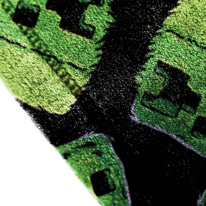 Jay Franco Plush Throw Blanket – 46" x 60" Inch Cartoon Kids Soft & Cozy Fleece Throw for Bedroom & Couch Décor, Official Licensed Product, Black - Minecraft Creeper