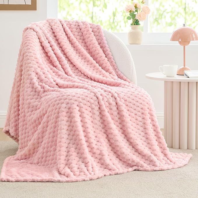 BEDELITE Pink Large Throw Blanket for Couch, Cozy Gifts for Women, 50 * 70 | 3D Jacquard Decorative Fleece Blanket, Super Soft Plush Throws, Cute Birthday Gift for Women & Men, Suitable for All Seasons