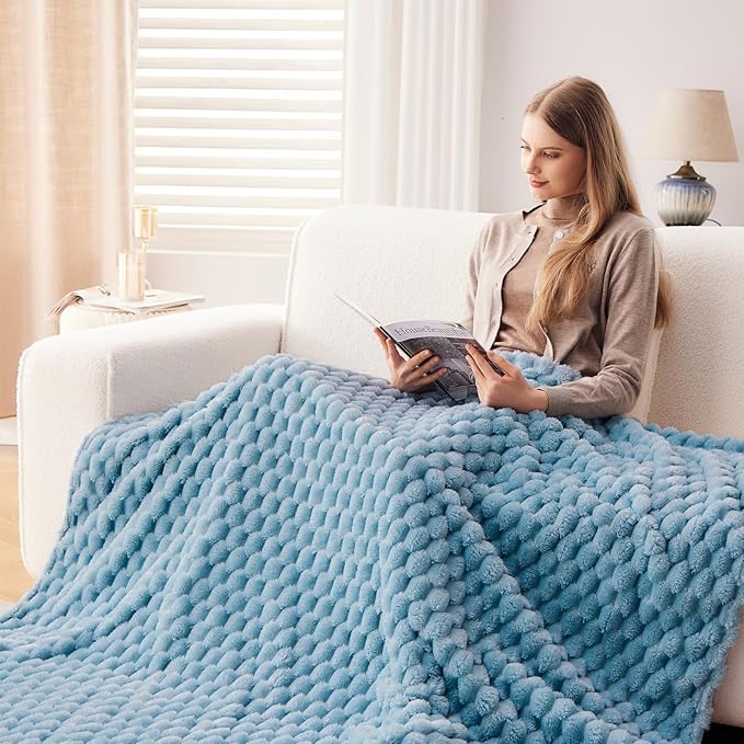 NEWCOSPLAY Super Soft Queen Blanket Blue Premium Silky Flannel Fleece 3D Clouds Stylish Jacquard Lightweight Bed Blanket All Season Use 350GSM (Blue, Queen(90"x90"))