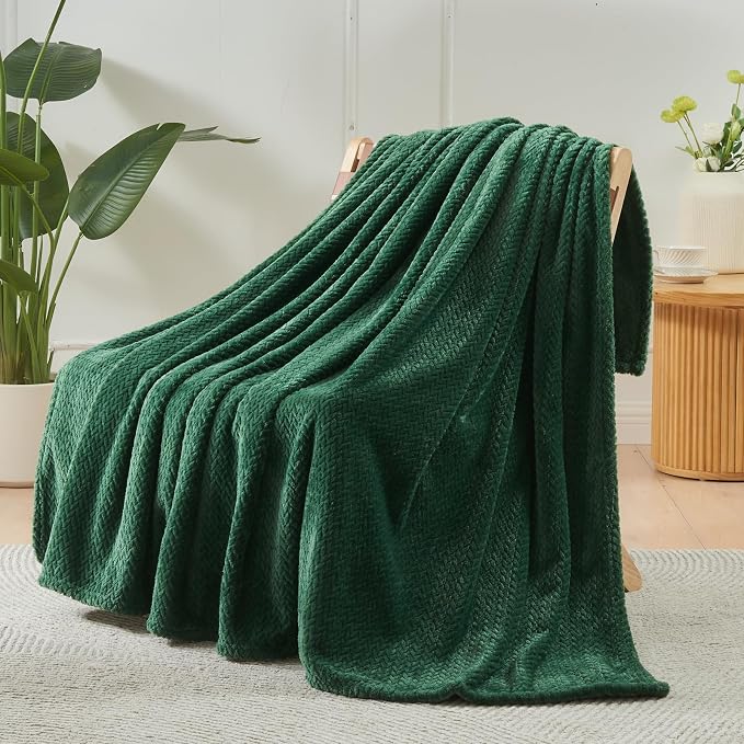 NEWCOSPLAY Fleece Leaves Pattern King Blanket, Dark Green, 90"x110" | Super Soft Throw Blanket, Lightweight Cozy Bed Sofa Blanket, Premium Silky Flannel Fleece, Travel Blanket for All Season Use