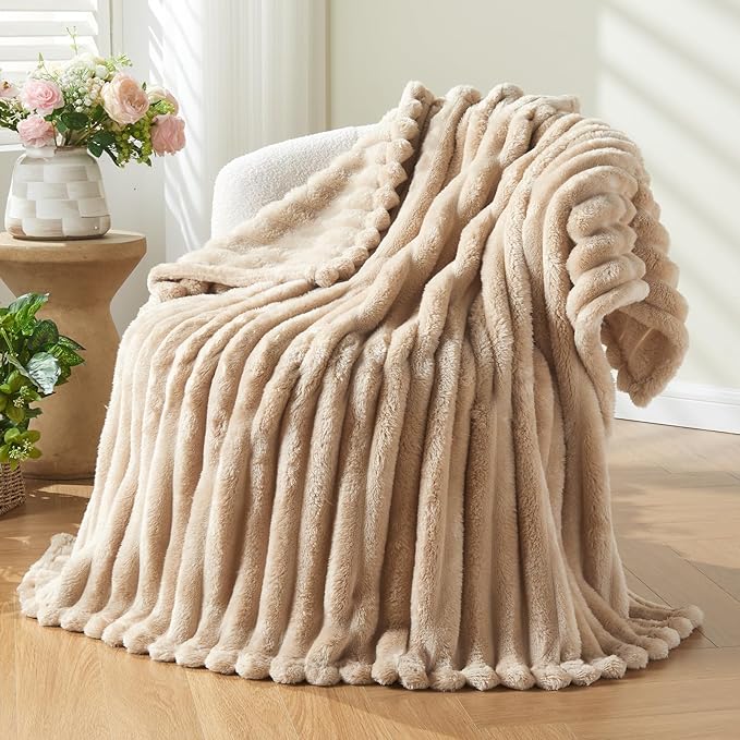 NEWCOSPLAY Super Soft Queen Blanket Brown Premium Silky Flannel Fleece 3D Ribbed Jacquard Lightweight Bed Blanket All Season Use (Brown Ribbed, Queen(90"x90"))