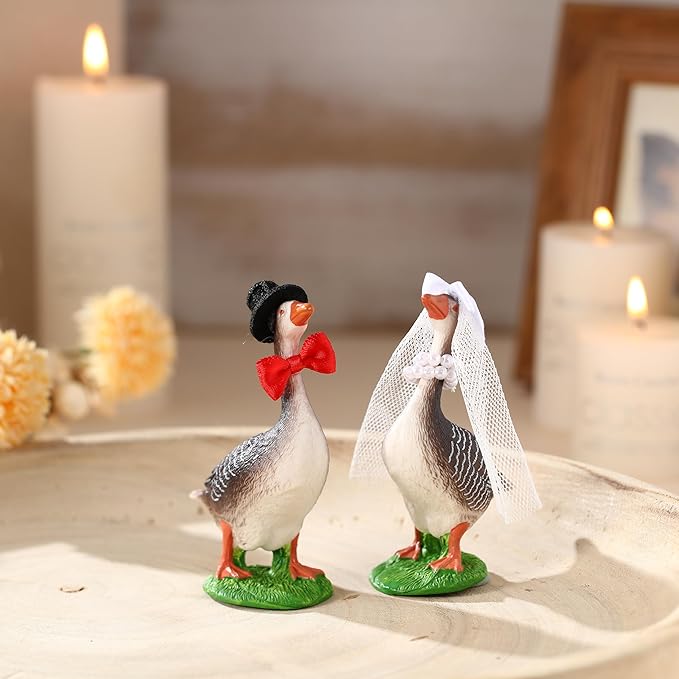 Honeydak Goose Couple Wedding Cake Topper Handmade Goose Figurines Animals Figures Decoration for Wedding Cake Ornament, Bride & Groom Engagement Anniversary, Funny Couple Statue (Stylish)