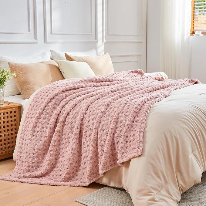 NEWCOSPLAY 3D Waffle Checkered Flannel King Blanket, Pink, 90"x110" | Super Soft Cute Lightweight Decorative Premium Silky Fleece Blanket for Couch Sofa Bed, Gift for Women Men, All Season Use
