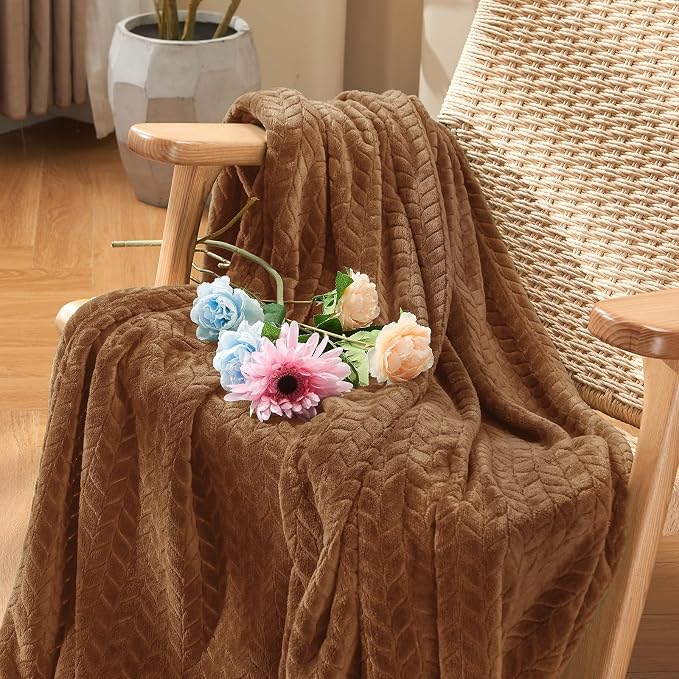 inhand Dark Brown Fleece Queen Blanket for Bed, Super Soft Flannel Cozy Blankets for Adults, Lightweight Leaves Pattern Fuzzy Blanket for Office,Warm Plush Blankets for All Season, 90x90 Inches