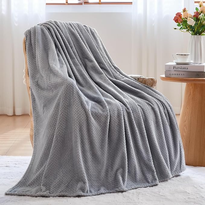 NEWCOSPLAY Fleece Leaves Pattern King Blanket, Grey, 90"x110" | Super Soft Throw Blanket, Lightweight Cozy Bed Sofa Blanket, Premium Silky Flannel Fleece, Travel Blanket for All Season Use