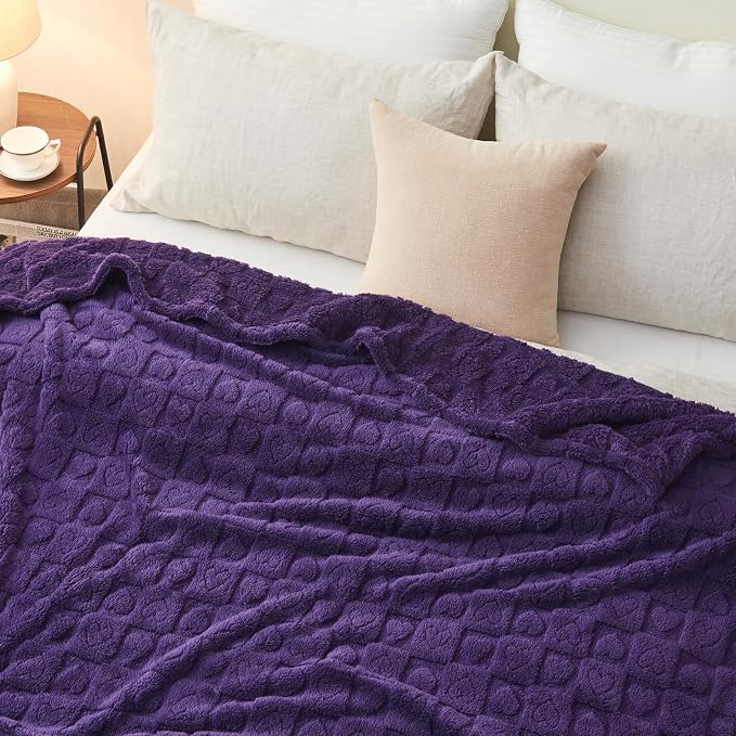 NEWCOSPLAY 3D Heart Checkered Flannel Throw Blanket, Purple Heart, 50"x70" | Super Soft Cute Lightweight Decorative Premium Silky Fleece Blanket for Couch Sofa Bed, Gift for Women Men, All Season Use
