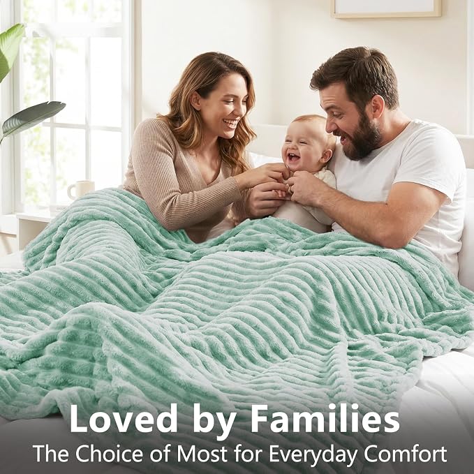 HIMEET Sage Green Full Blanket for Bed, 300GSM Ribbed Fleece, 84 x 90 in | Ultra Soft Flannel, All-Season Lightweight Warmth, Bed Layering & Home Room Decor, Gift for Men & Women, Machine Washable