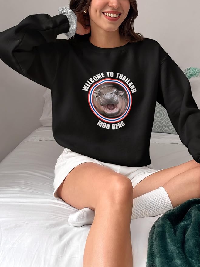 YOUNG GREEN Moo Deng Cute Sweatshirt Moo Deng Bouncy Pig T-Shirt The Cute Baby Hippo Sweatshirt Gift For Womens