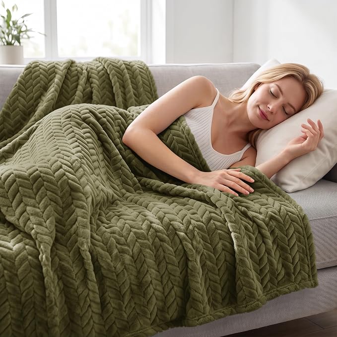 Exclusivo Mezcla Soft Fleece Bed Blanket Twin Size, 60”x80”, Olive Green | Cozy Fluffy Lightweight Blankets for Summer, Decorative Plush Flannel Throws for Living room, Bedroom with Leaves Pattern