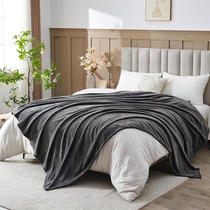 NEWCOSPLAY Fleece Leaves Pattern Queen Blanket, Dark Grey, 90"x90" | Super Soft Throw Blanket, Lightweight Cozy Bed Sofa Blanket, Premium Silky Flannel Fleece, Travel Blanket for All Season Use