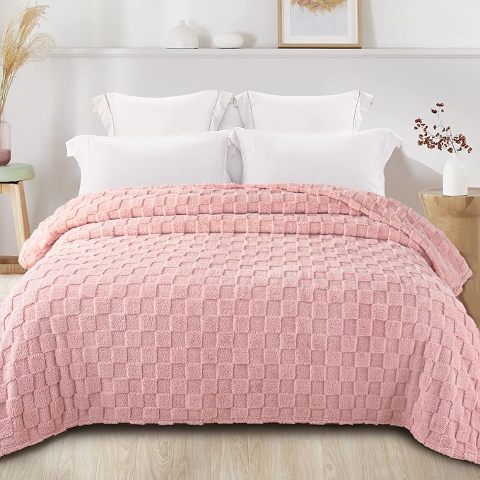 Exclusivo Mezcla 3D Checkered Fleece Twin Blanket for Bed, Pink | Super Soft and Cozy Fluffy Bed Blanket, Cute Fuzzy Blanket for Teens Back to School, Dorm Essentials, All Season, 60"x80"