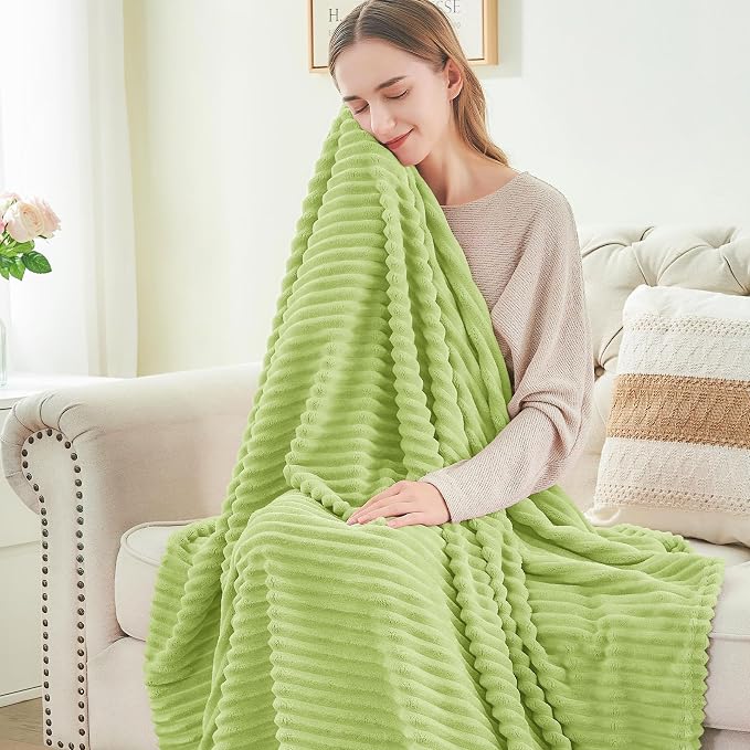BEDELITE 3D Ribbed Cream Lime Fleece Throw Blanket for Couch, 50x60 Inch | Soft Warm Decorative Fluffy Blanket, Cozy Plush Lightweight Fuzzy Throw Blanket for Bed Sofa Home Room Decor, Gift for Women
