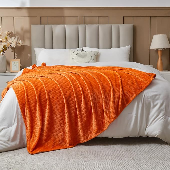 NEWCOSPLAY Fleece Leaves Pattern King Blanket, Orange, 90"x110" | Super Soft Throw Blanket, Lightweight Cozy Bed Sofa Blanket, Premium Silky Flannel Fleece, Travel Blanket for All Season Use