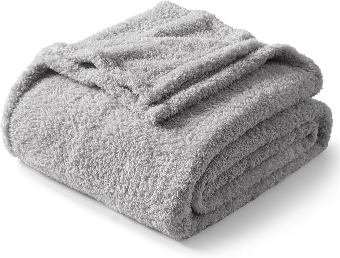 Exclusivo Mezcla Fleece Bed Blankets King Size for Bed, 90" x 104" | Super Soft and Cozy Fluffy Blanket for Women, Lightweight and Fuzzy Large Blanket for Bedroom , All Season, Light Grey