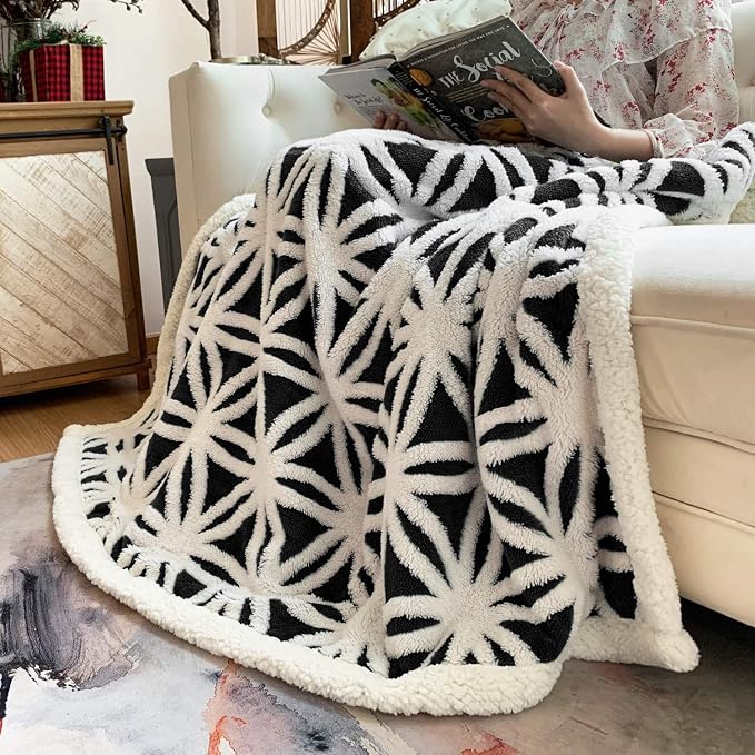 LOMAO Sherpa Fleece Blanket Fuzzy Soft Throw Blanket Dual Sided Blanket for Couch Sofa Bed (Black, 51''x63'')