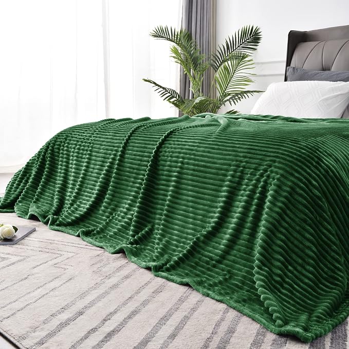 BEDELITE Ribbed Jacquard Dark Green King Size Blankets for Bed, 108x90 Inch | Soft Warm Decorative Fluffy Blanket, Cozy Fuzzy Lightweight Plush Fleece Throw Blankets for Bed, Room Decor, Gift for Women