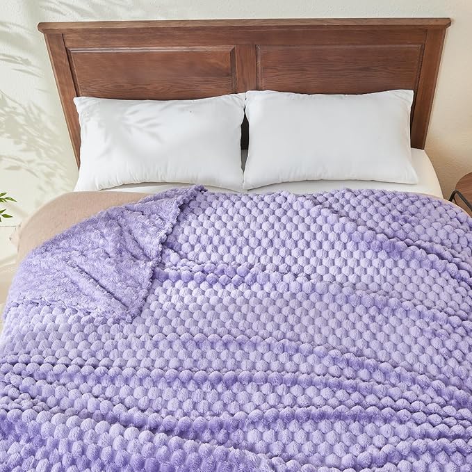 NEWCOSPLAY Super Soft Queen Blanket Lavender Premium Silky Flannel Fleece 3D Clouds Stylish Jacquard Lightweight Bed Blanket All Season Use 350GSM (Lavender, Queen(90"x90"))