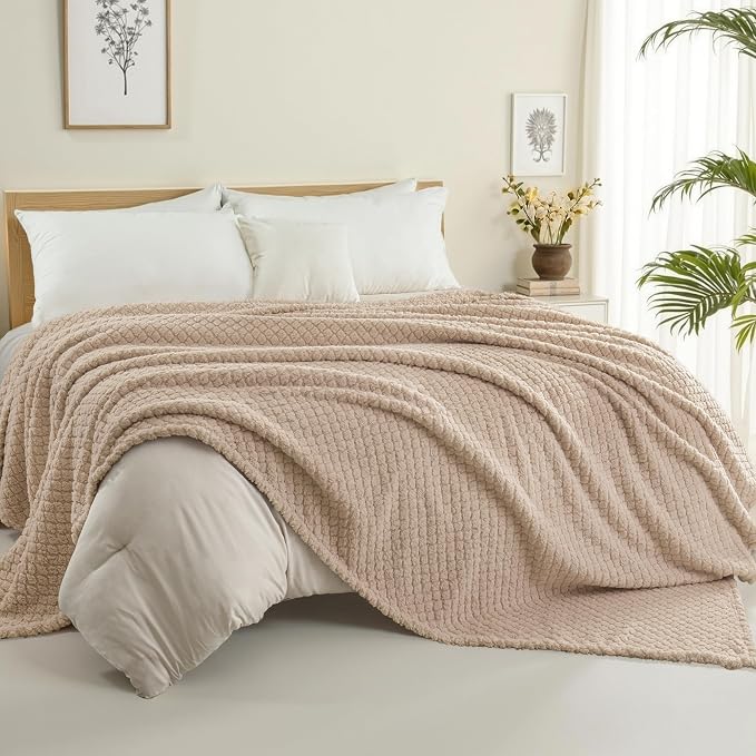 Exclusivo Mezcla Soft Fleece King Size Blanket for Bed, Camel | Jacquard Lightweight Cozy Bed Blanket, Breathable Decorative Fuzzy Textured All Season Use, 90x104 Inches