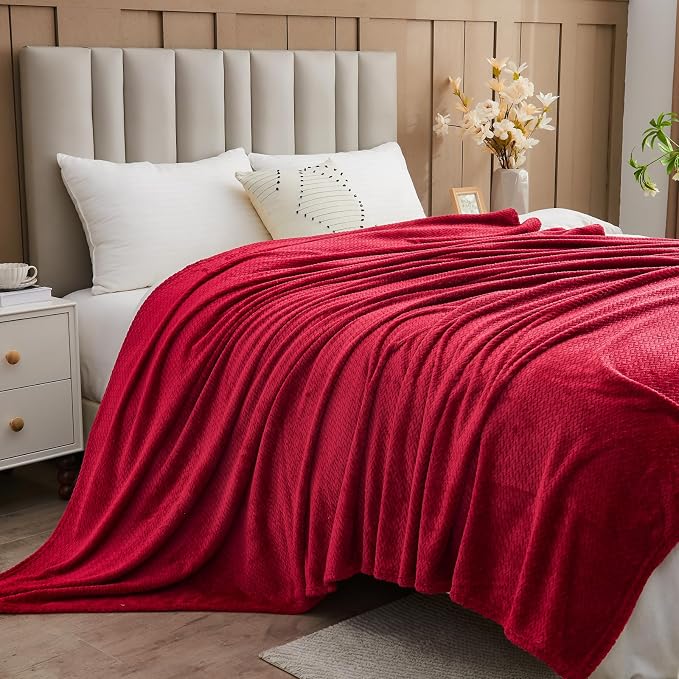 NEWCOSPLAY Fleece Leaves Pattern King Blanket, Red, 90"x110" | Super Soft Throw Blanket, Lightweight Cozy Bed Sofa Blanket, Premium Silky Flannel Fleece, Travel Blanket for All Season Use