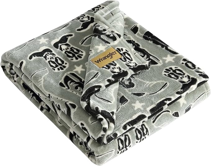 Wrangler - Blanket, Super Soft Plush Fleece Bedding, Yellowstone Inspired Throw Blanket for Couch or Bed (Knockin Boots Green, 50" x 60")