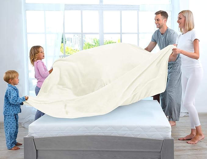 Utopia Bedding Ultra Soft Fleece Bed Blanket Twin Size Ivory (60x80 Inches) | Microfiber Plush Warm Lightweight Breathable Cozy Blanket Anti-Static, All Season Use, Gift for Women and Men