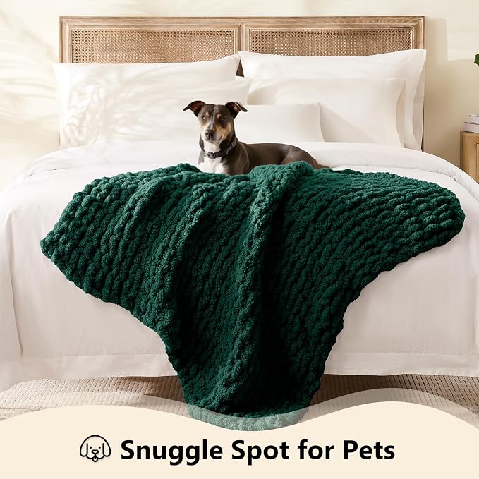 L'AGRATY Chunky Knit Throw Blanket for Couch, 30 x 40 Inches, Olive Green | Handmade Chenille Crochet Blanket for Sofa Bed, Thick Cable Knitted Blankets for Room Home Decor, Birthday Gift for Women Mom