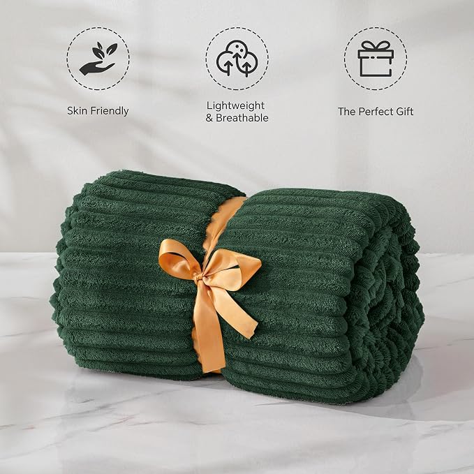 BEDELITE 3D Ribbed Emerald Green Fleece Throw Blanket for Couch, 50x60 Inch | Soft Warm Decorative Fluffy Blanket, Cozy Plush Lightweight Fuzzy Throw Blanket for Bed Sofa Home Room Decor, Gift for Women