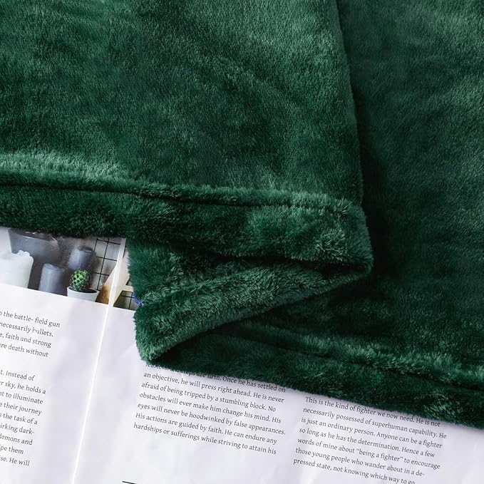 Forest Green Fleece Plush Throw Blanket 50"x70"for Couch Fuzzy Cozy Flannel | Super Soft Lightweight Microfiber Blanket for Sofa Bed bedroom Home Decor All Season,Birthday Gifts for Women Mom Adult