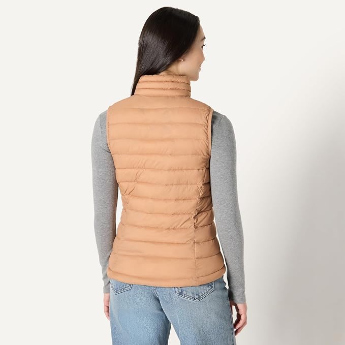 Amazon Essentials Women's Lightweight Water-Resistant Packable Puffer Vest