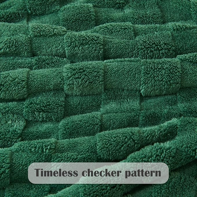 NEWCOSPLAY 3D Checkered Flannel Twin Blanket, Dark Green, 60"x80" | Super Soft Cute Lightweight Decorative Premium Silky Fleece Blanket for Couch Sofa Bed, Gift for Women Men, All Season Use