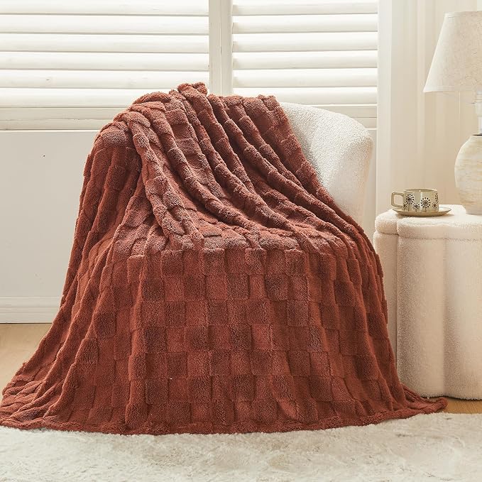 NEWCOSPLAY 3D Checkered Flannel Throw Blanket, Coffee Checkered, 50"x70" | Super Soft Cute Lightweight Decorative Premium Silky Fleece Blanket for Couch Sofa Bed, Gift for Women Men, All Season Use