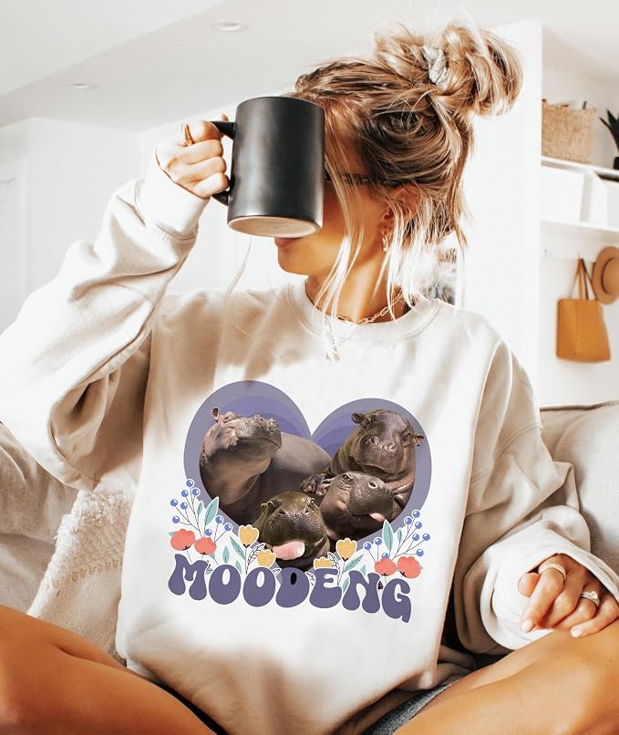 YOUNG GREEN Moo Deng Sweatshirt Moo Deng Bouncy Pig T-Shirt The Cute Baby Hippo Sweatshirt Gift For Moo Deng Lovers