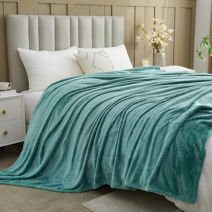 NEWCOSPLAY Fleece Leaves Pattern Queen Blanket, Light Teal, 90"x90" | Super Soft Throw Blanket, Lightweight Cozy Bed Sofa Blanket, Premium Silky Flannel Fleece, Travel Blanket for All Season Use